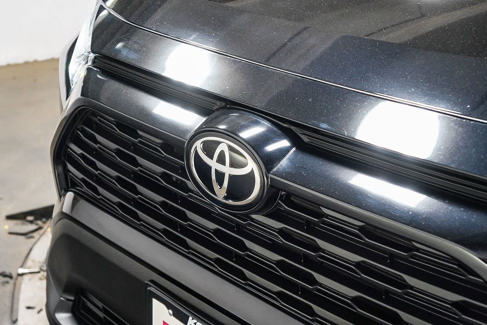 Certified 2024 Toyota RAV4 LE FWD image 10