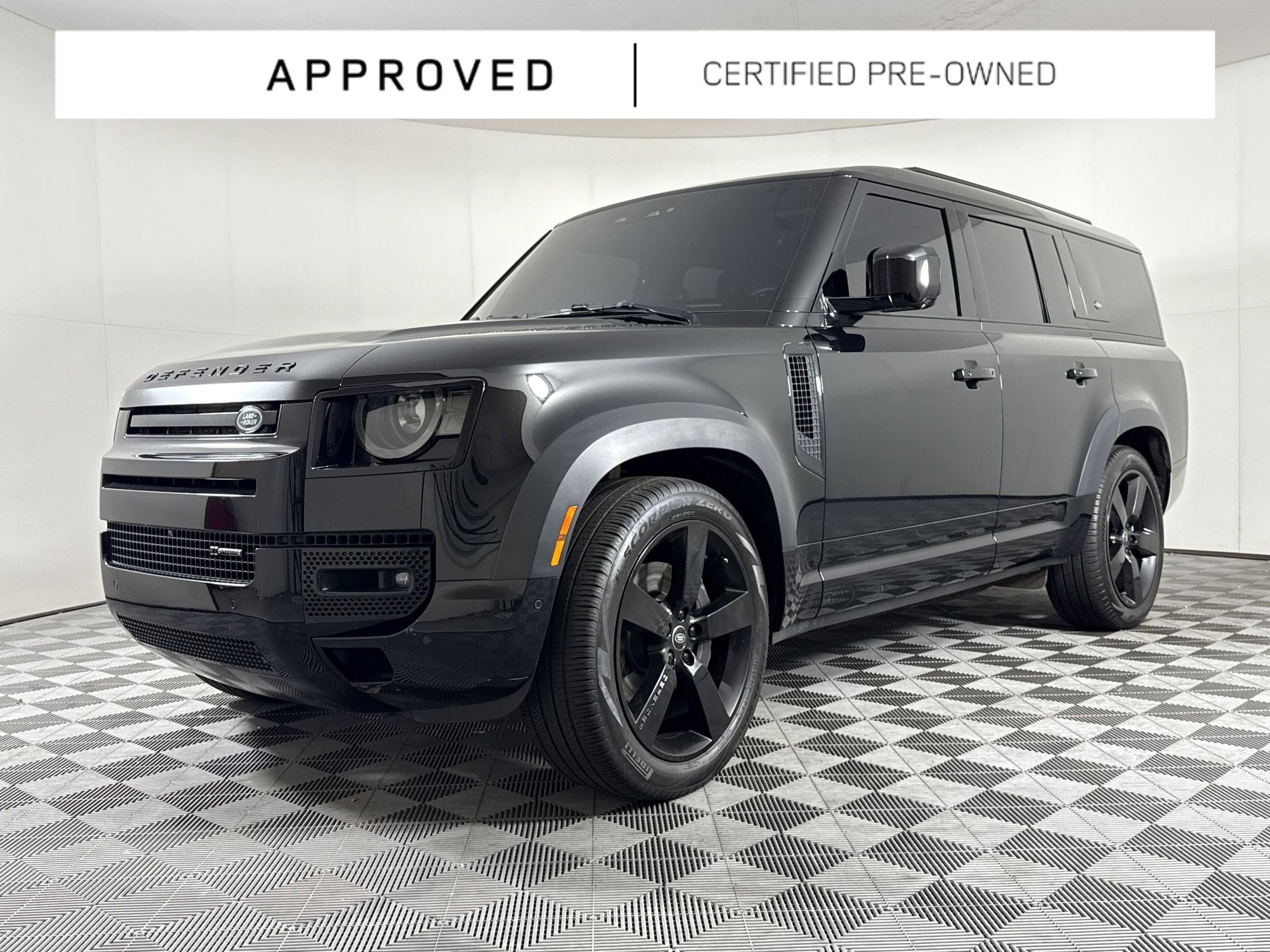 Used 2023 Land Rover Defender 130 X-Dynamic SE image 1