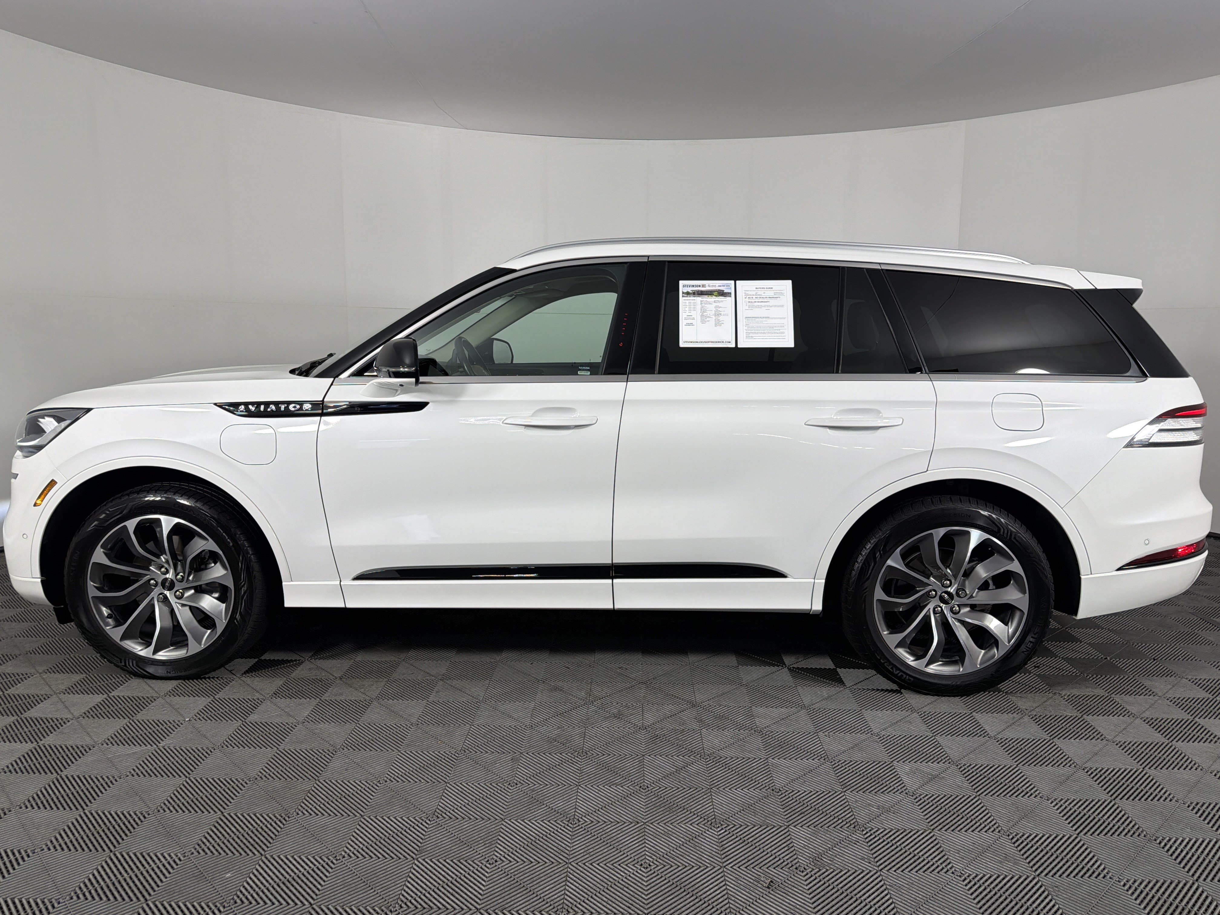 Used 2020 Lincoln Aviator Grand Touring w/ Elements Package Plus AWD/4WD image 24