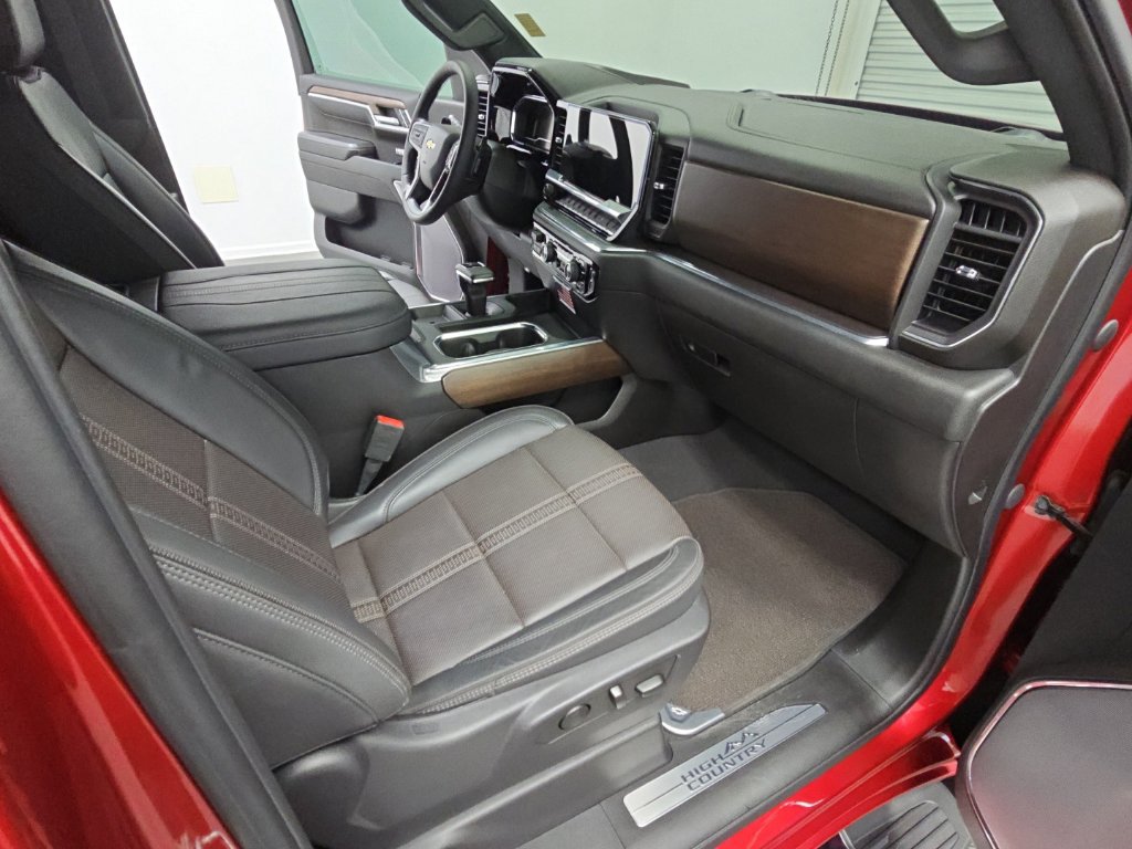 Used 2023 Chevrolet Silverado 1500 High Country RWD image 38