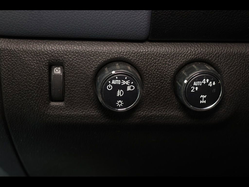 Used 2021 Chevrolet Colorado Z71 w/ Safety Package AWD/4WD image 14
