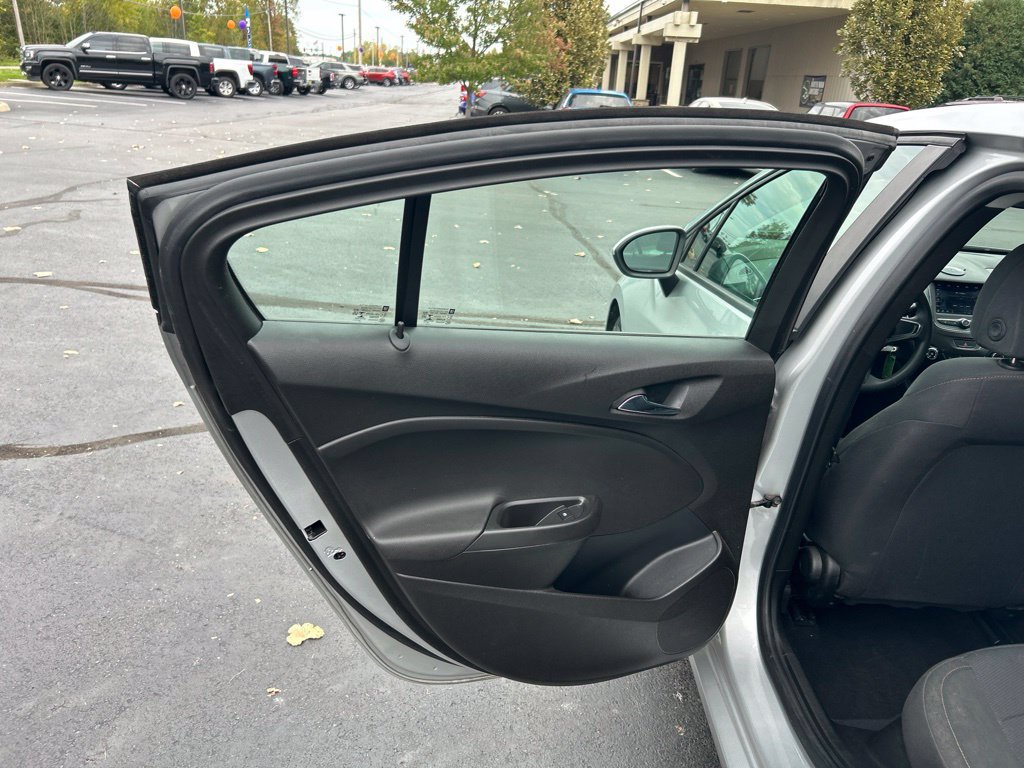 Used 2019 Chevrolet Cruze LS FWD image 18