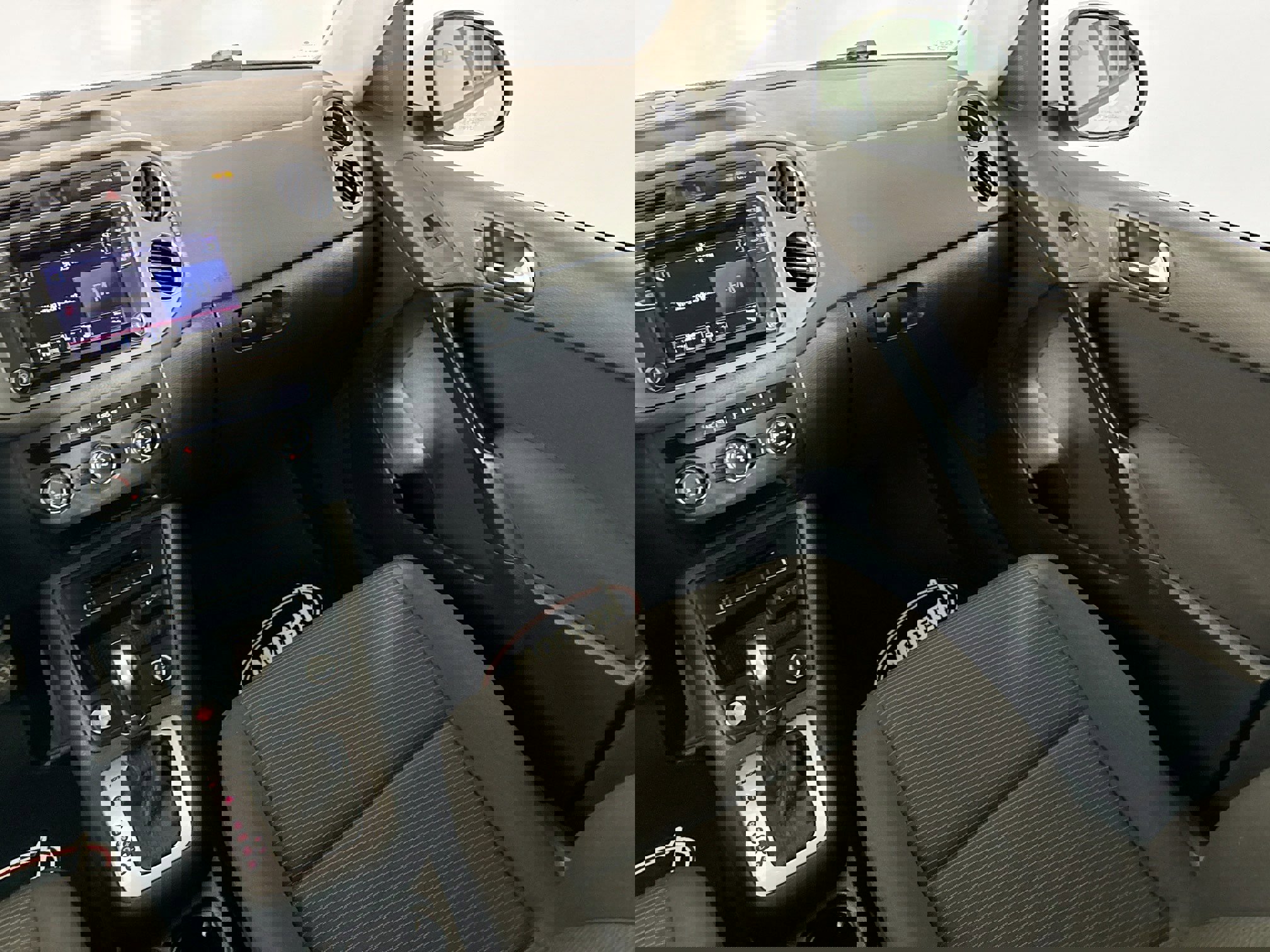 Used 2018 Volkswagen Tiguan Limited w/ Premium Package image 28