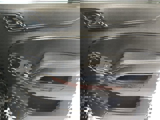 Used 2015 GMC Yukon XL SLT w/ Open Road Package image 6