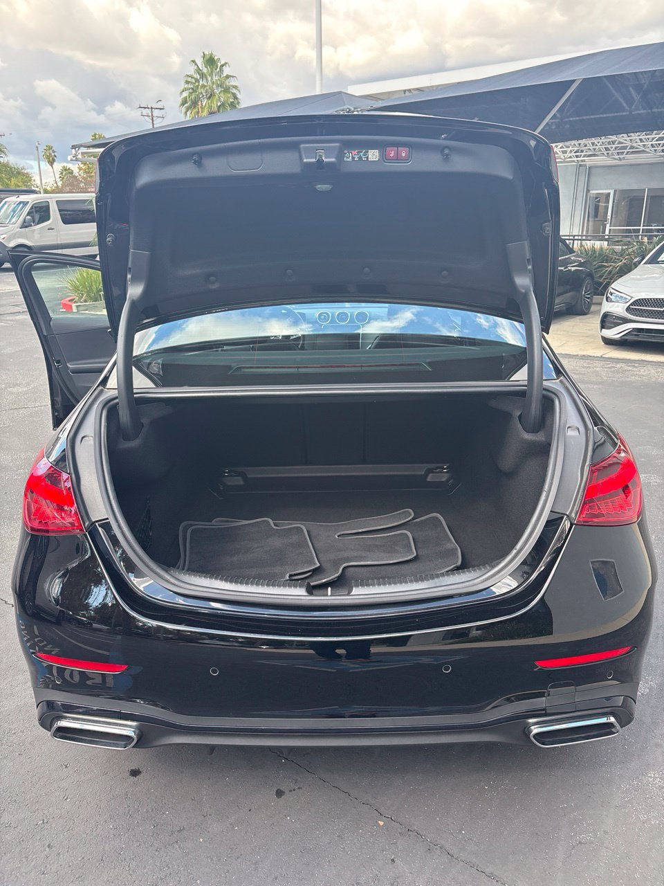 Used 2023 Mercedes-Benz C 300 4MATIC Sedan image 11