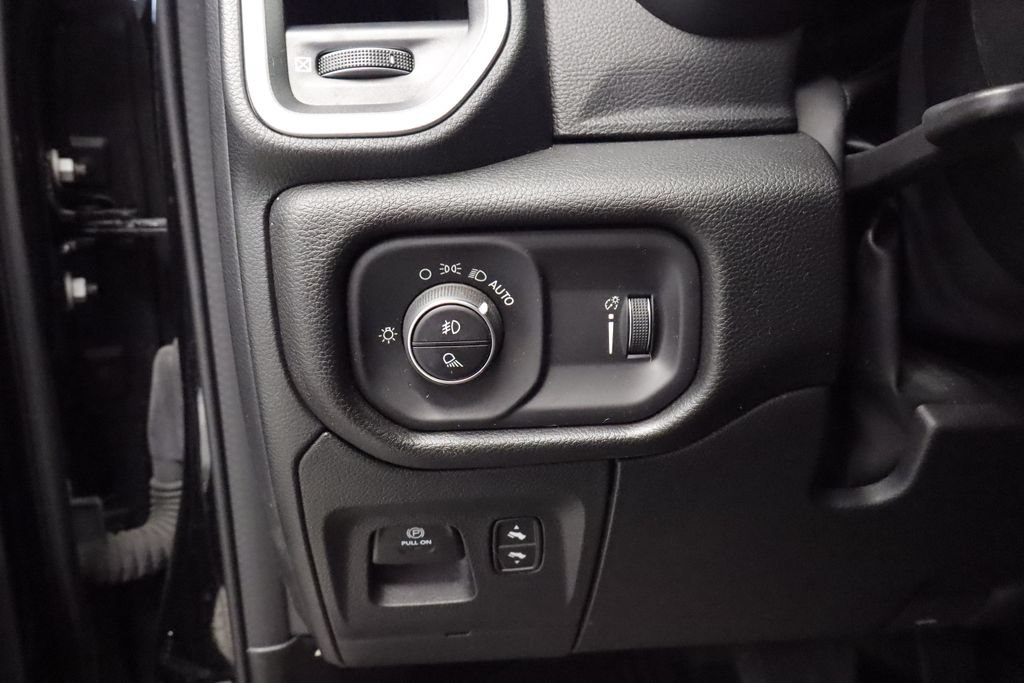 Used 2023 RAM 1500 Big Horn AWD/4WD image 37