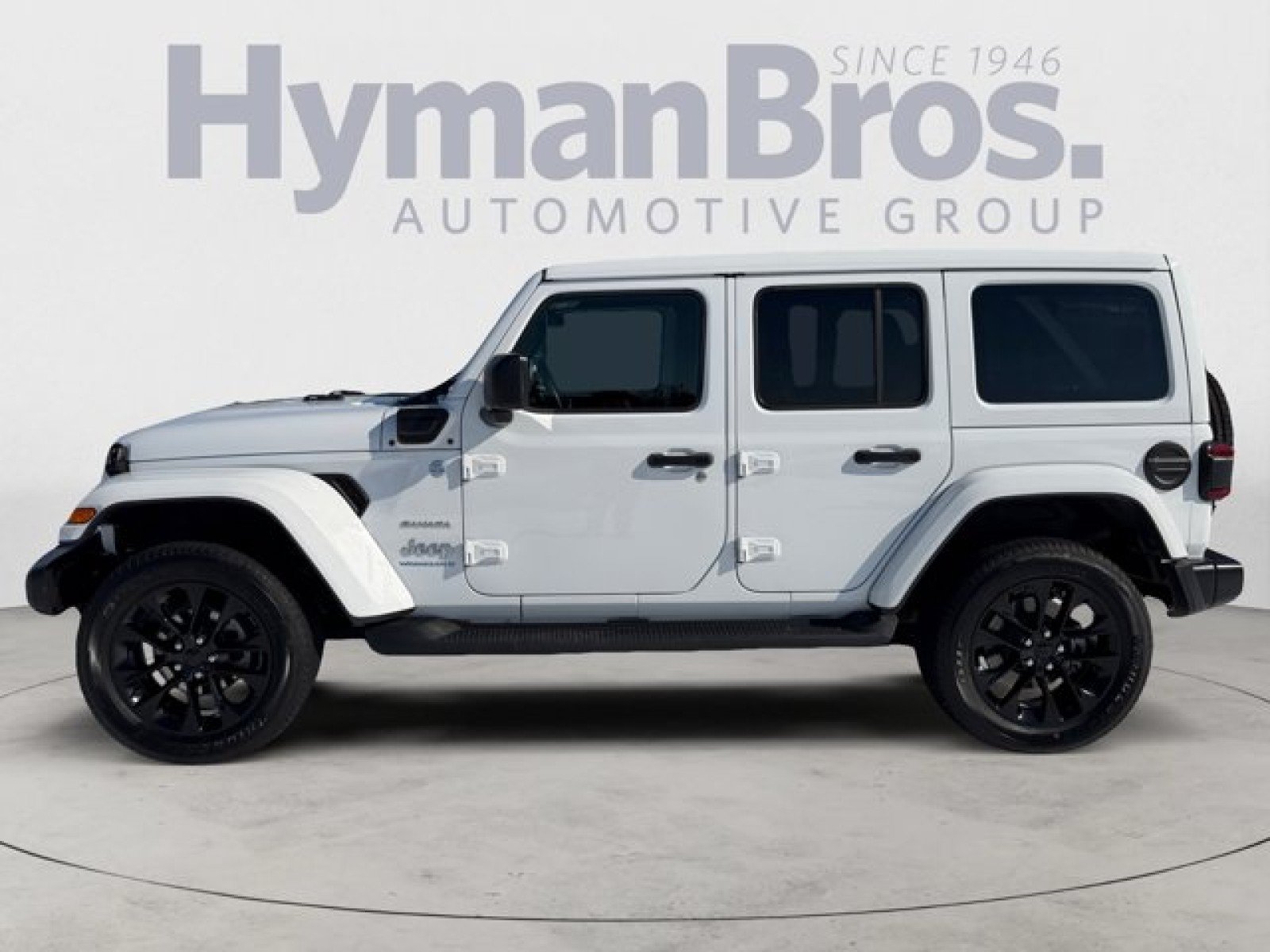 Used 2023 Jeep Wrangler Unlimited Sahara w/ Cold Weather Group AWD/4WD image 6
