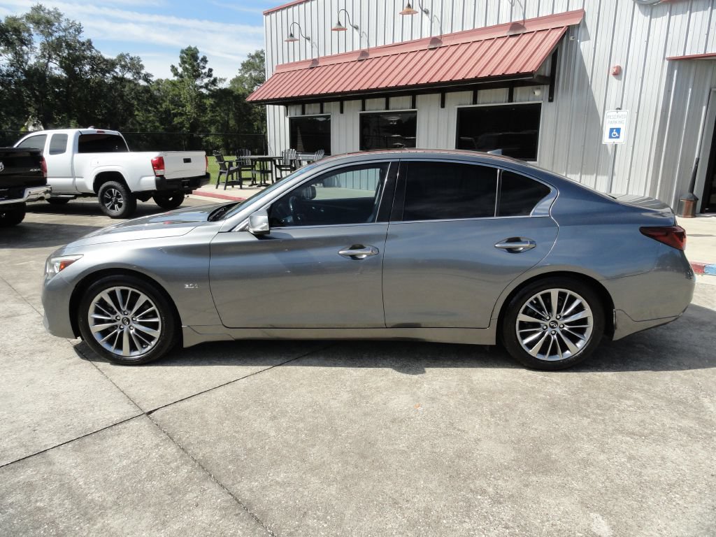 Used 2018 INFINITI Q50 Luxe w/ Essential Package (3.0T Luxe) RWD image 3