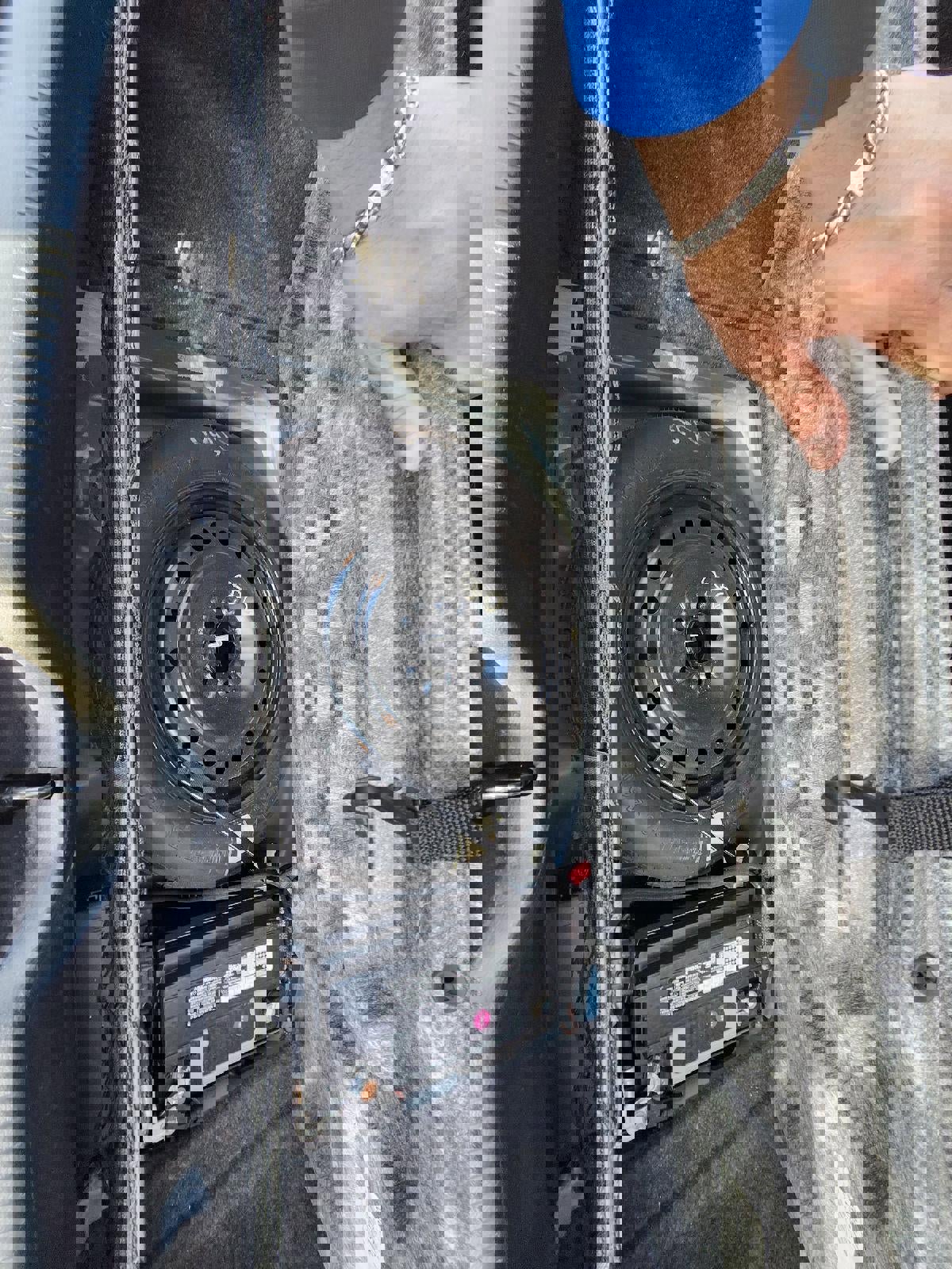 Used 2016 Chrysler 300 Limited image 14