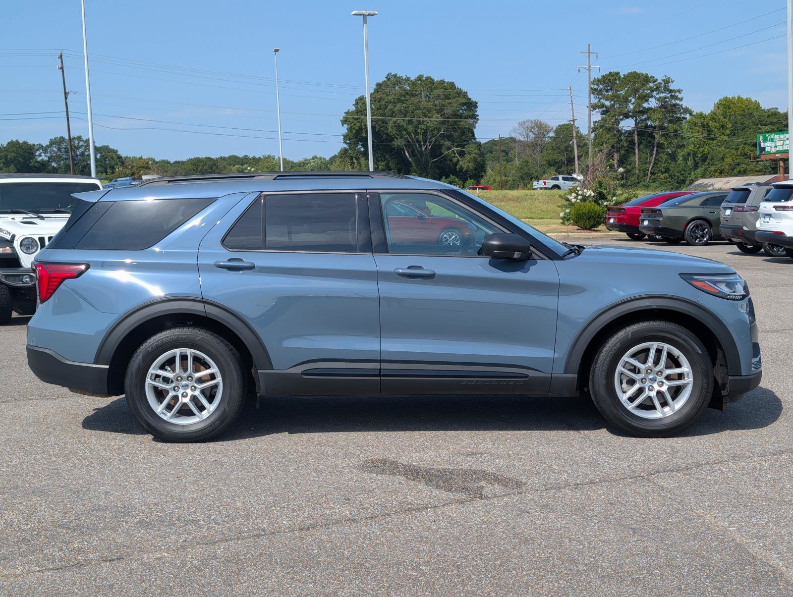Used 2026 Ford Explorer Active w/ Active Comfort Package RWD image 6