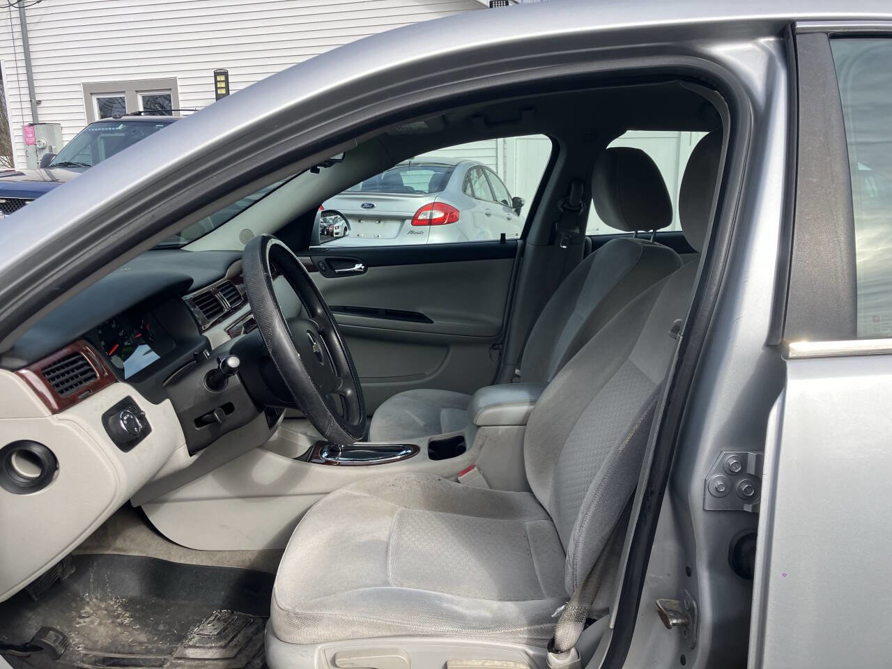 Used 2010 Chevrolet Impala LS image 24