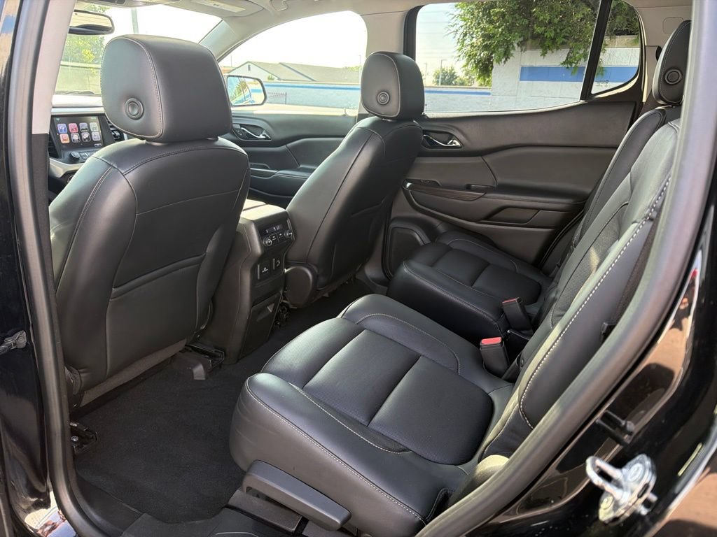 Used 2017 GMC Acadia SLT w/ LPO, Cargo Package FWD image 19