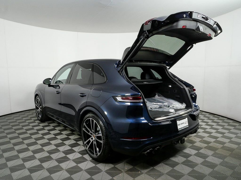 New 2026 Porsche Cayenne E-Hybrid image 35