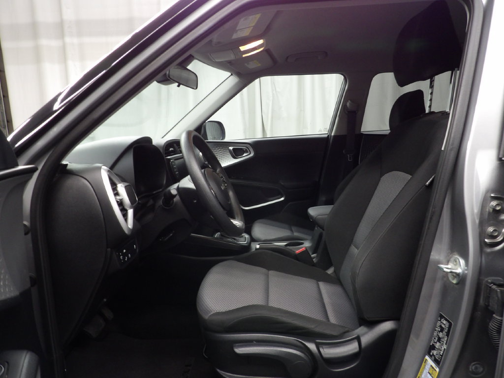 Used 2022 Kia Soul LX w/ Technology Package FWD image 11