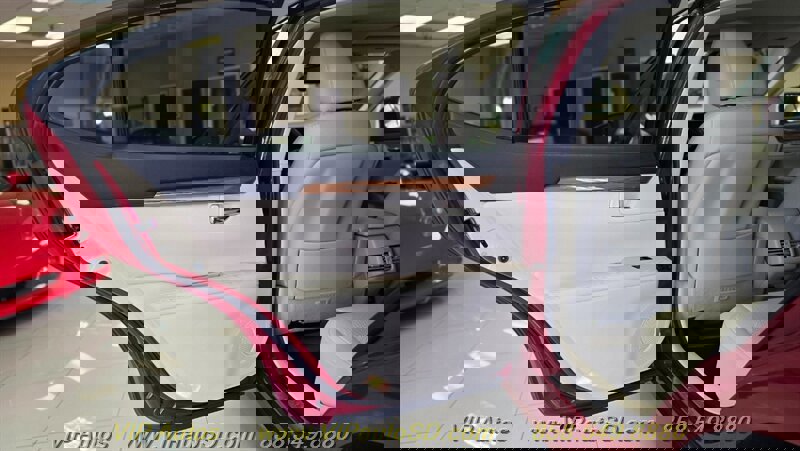 Used 2014 Lexus ES 300h w/ Premium Package w/Bamboo Trim image 11