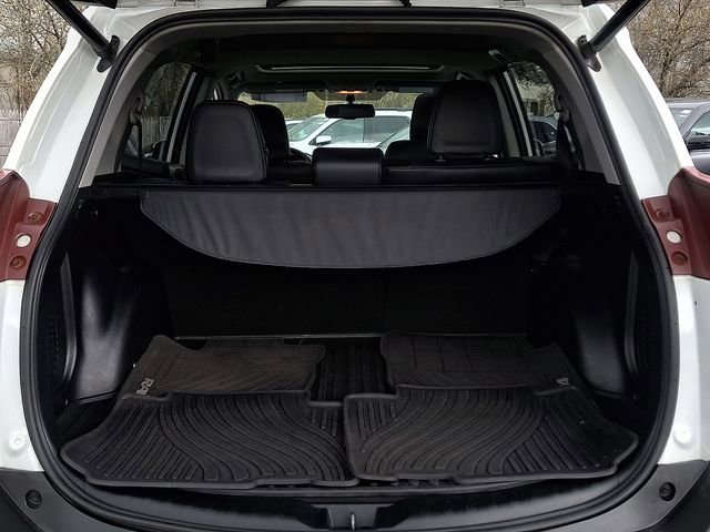 Used 2015 Toyota RAV4 Limited image 28