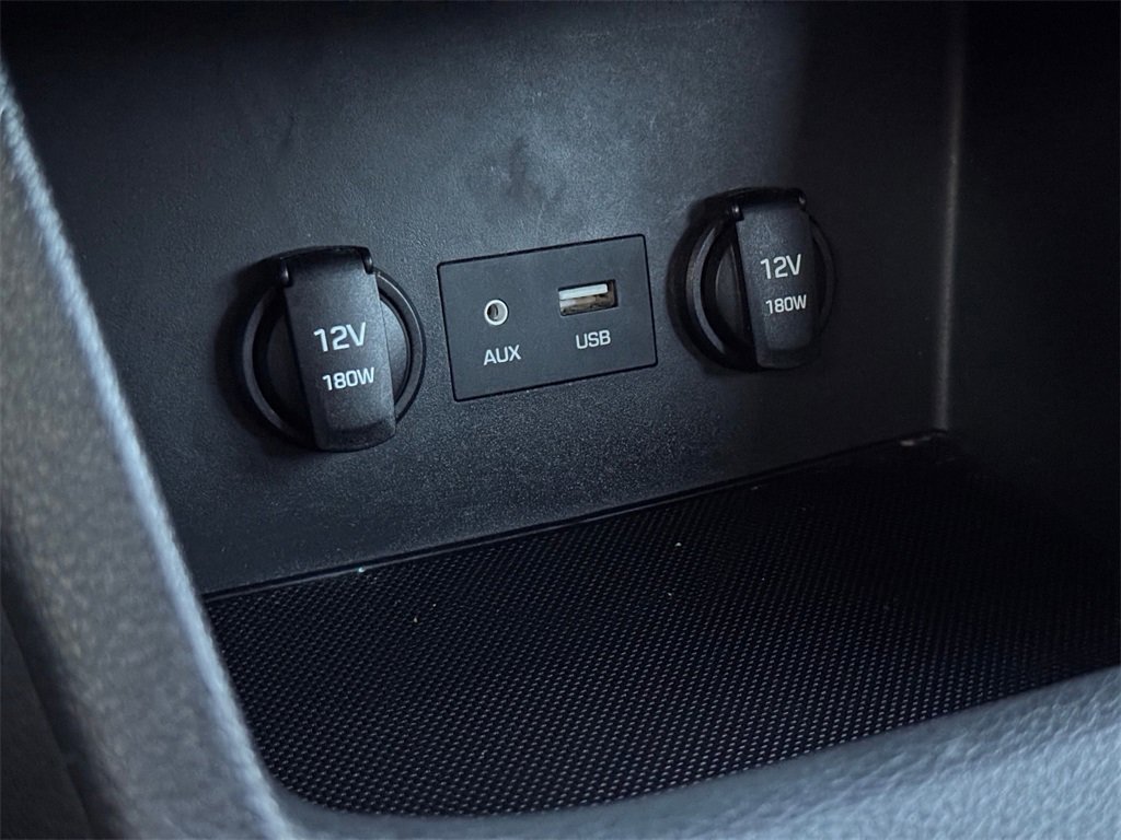 Used 2018 Hyundai Elantra GT image 28