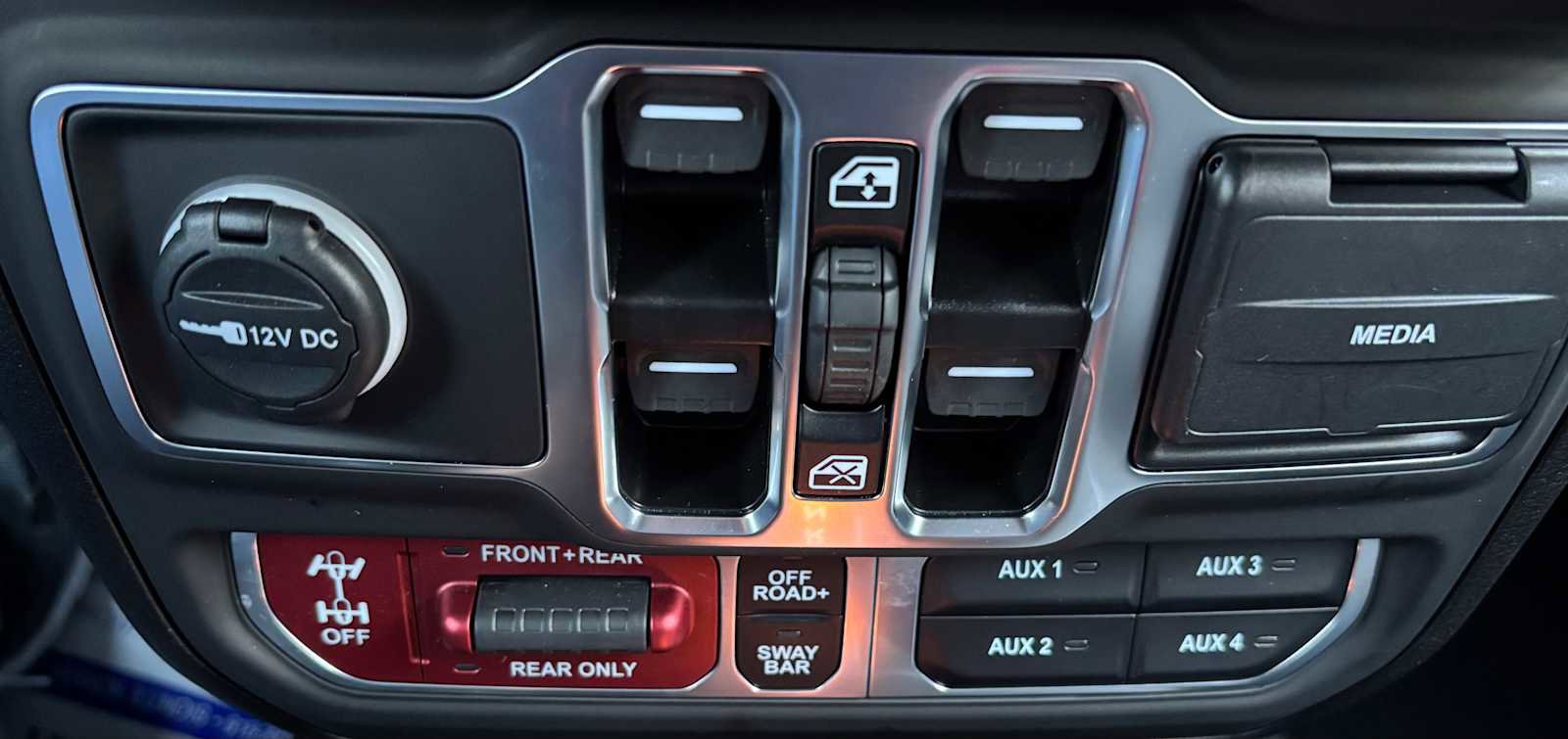 Used 2024 Jeep Wrangler Unlimited Rubicon image 23