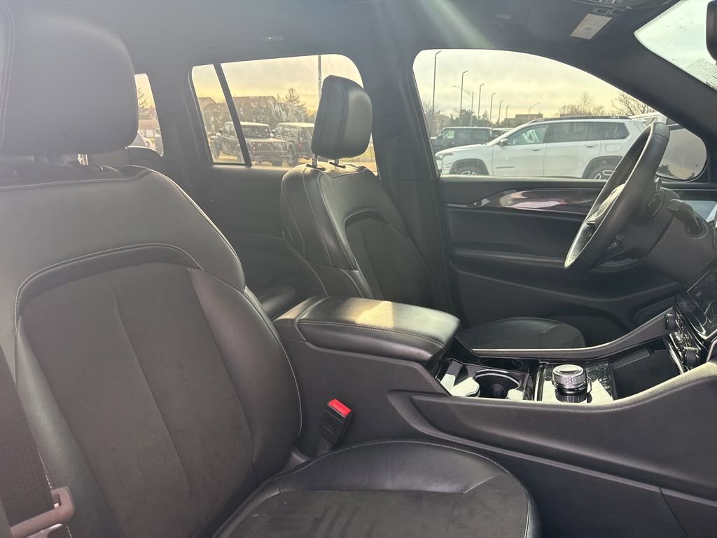 Used 2023 Jeep Grand Cherokee Altitude image 7