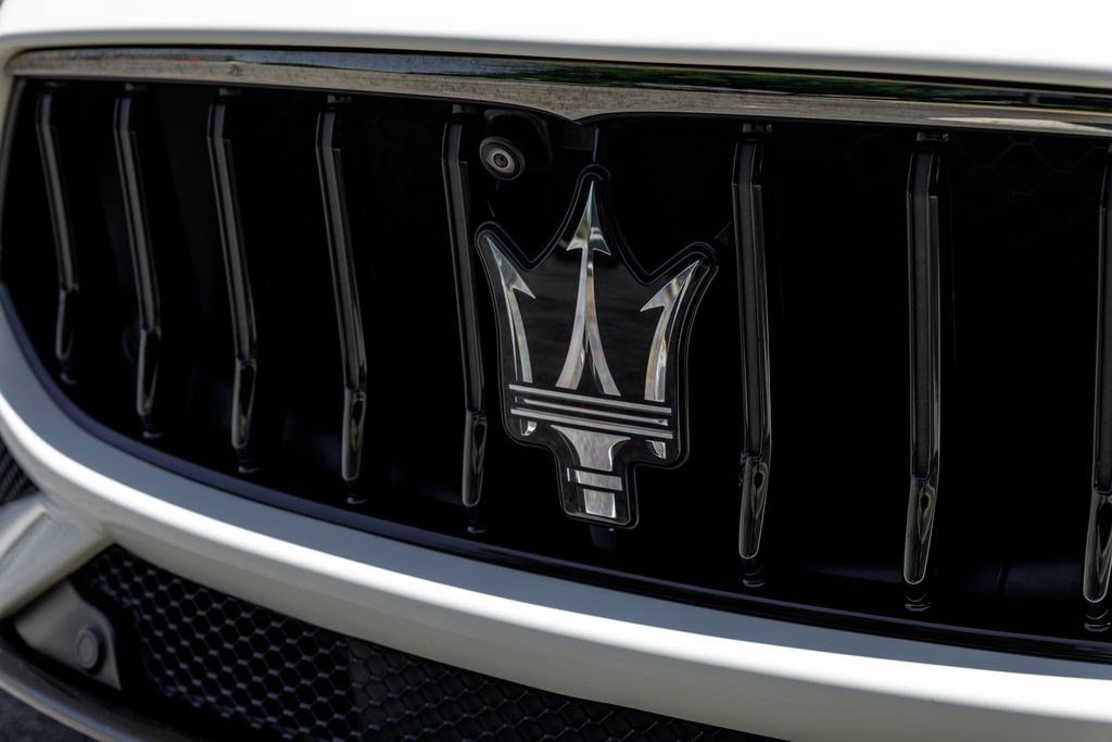 Used 2022 Maserati Quattroporte Modena RWD image 45