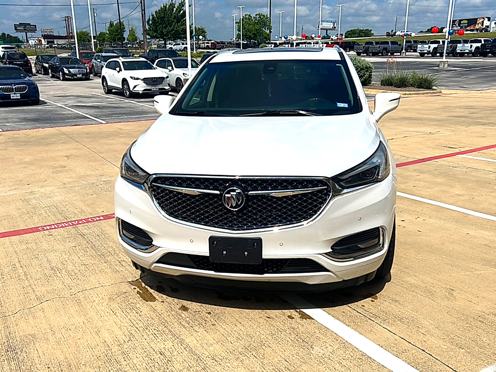 Used 2020 Buick Enclave Avenir w/ Avenir Technology Package FWD image 2
