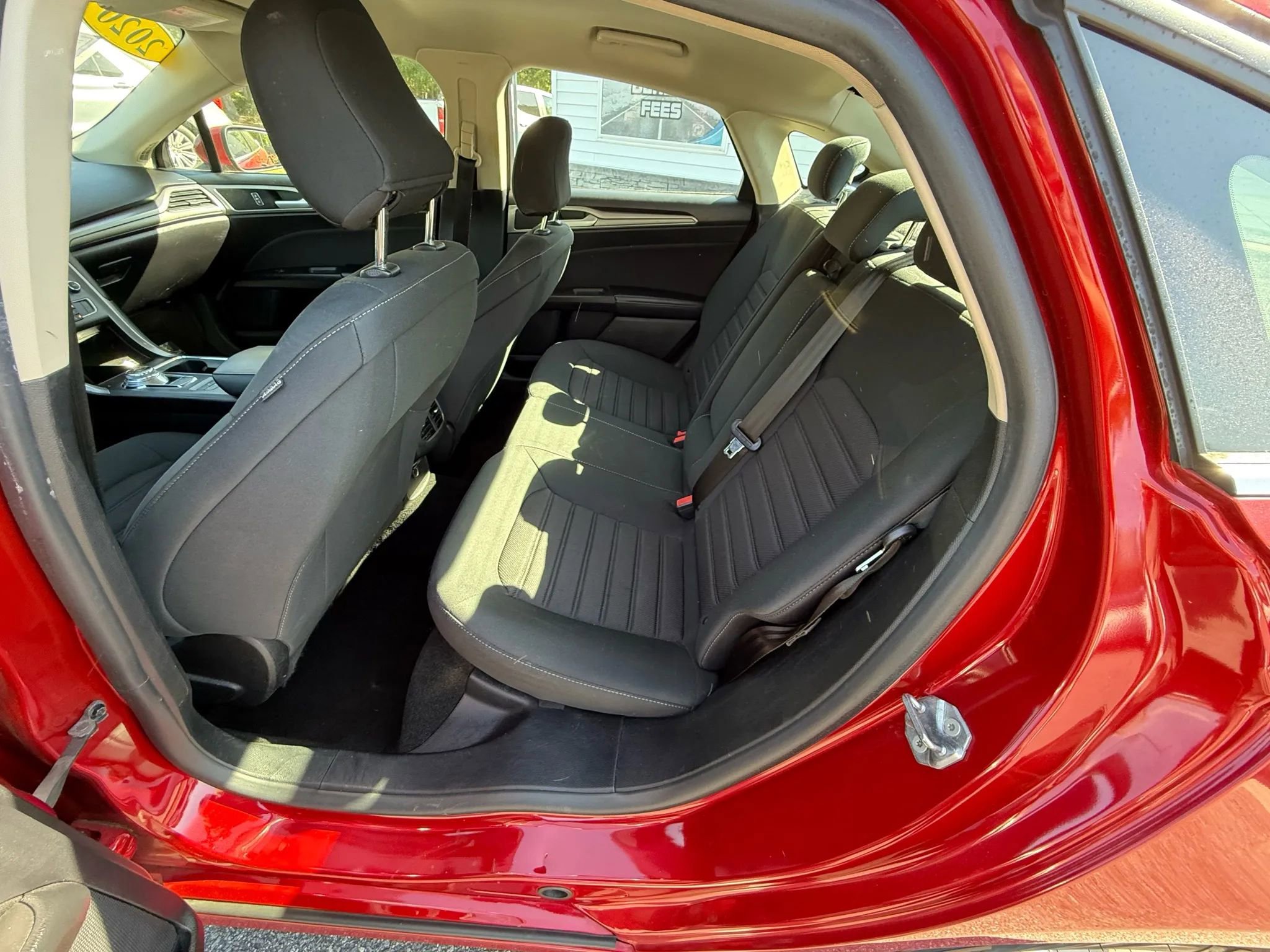 Used 2020 Ford Fusion SE image 22