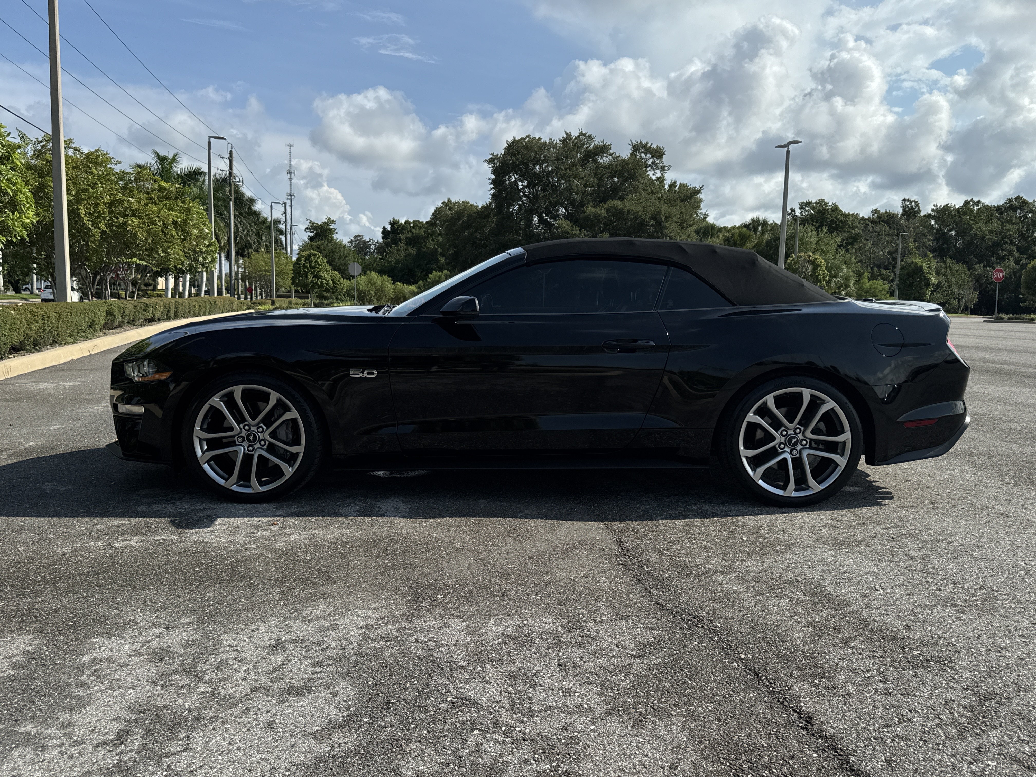 Used 2020 Ford Mustang GT Premium w/ Equipment Group 401A RWD image 7