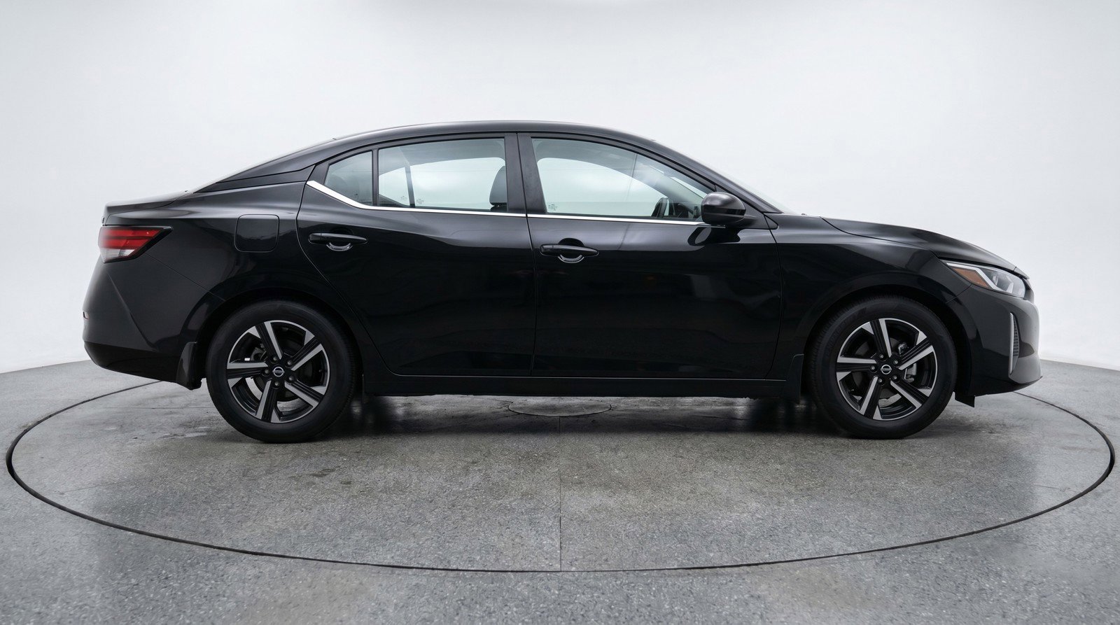 Used 2025 Nissan Sentra SV FWD image 9
