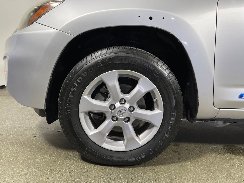 Used 2014 Toyota RAV4 EV FWD image 9