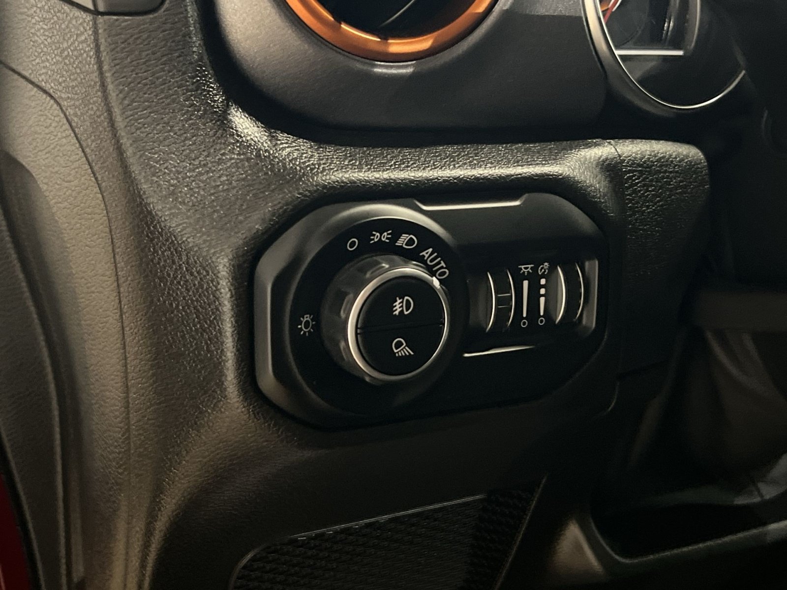 Used 2021 Jeep Gladiator Mojave AWD/4WD image 25