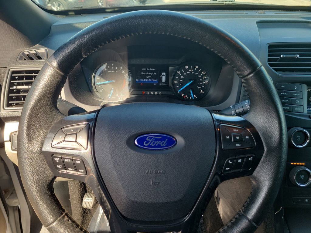 Used 2018 Ford Explorer XLT image 22