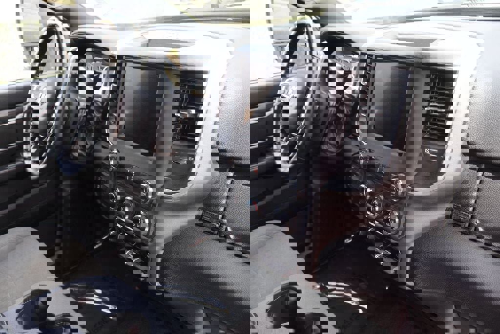 Used 2024 RAM 3500 Big Horn image 9