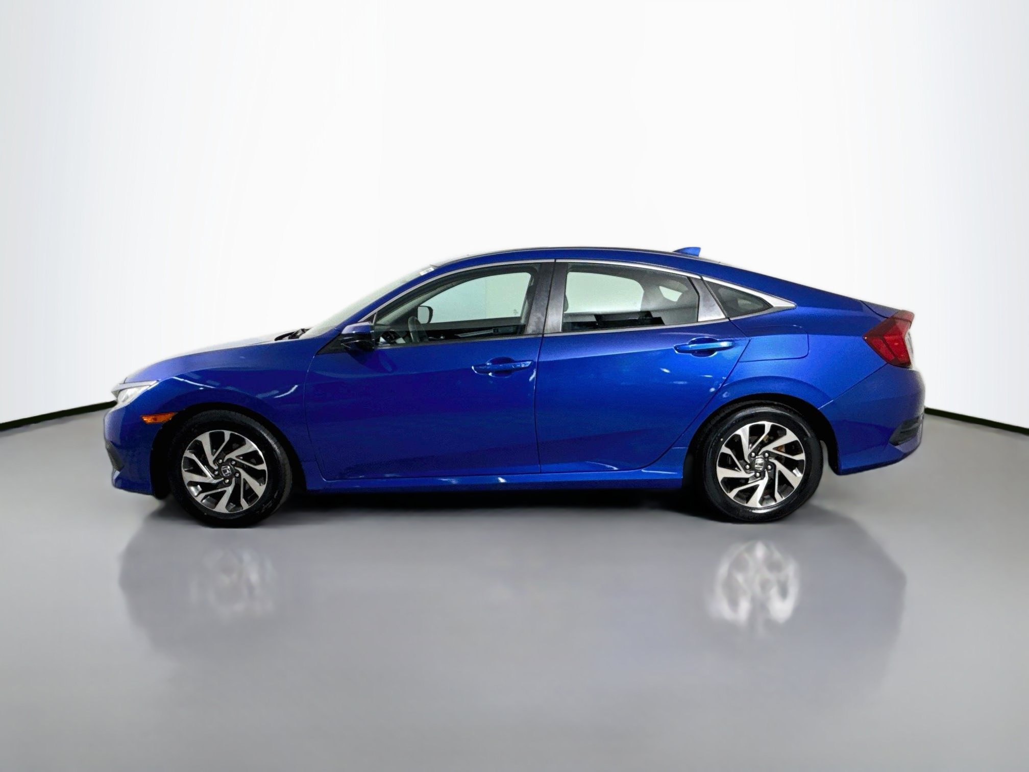 Used 2018 Honda Civic EX image 6