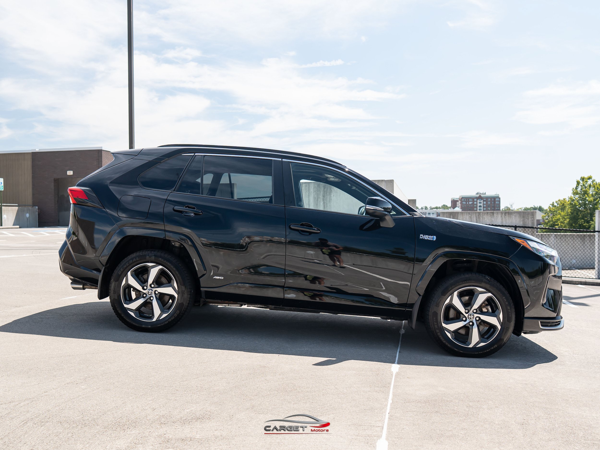 Used 2023 Toyota RAV4 SE w/ Weather & Moonroof Package AWD/4WD image 8