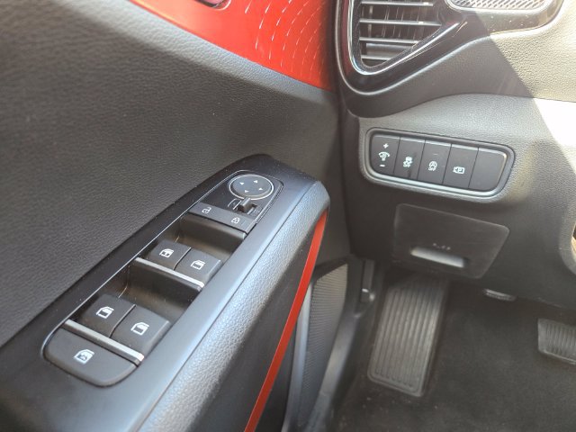 Certified 2023 Kia Soul GT-Line FWD image 19