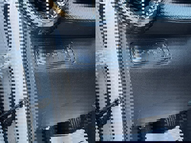 Used 2025 Chevrolet Equinox LT w/ Safety and Technology Package image 8