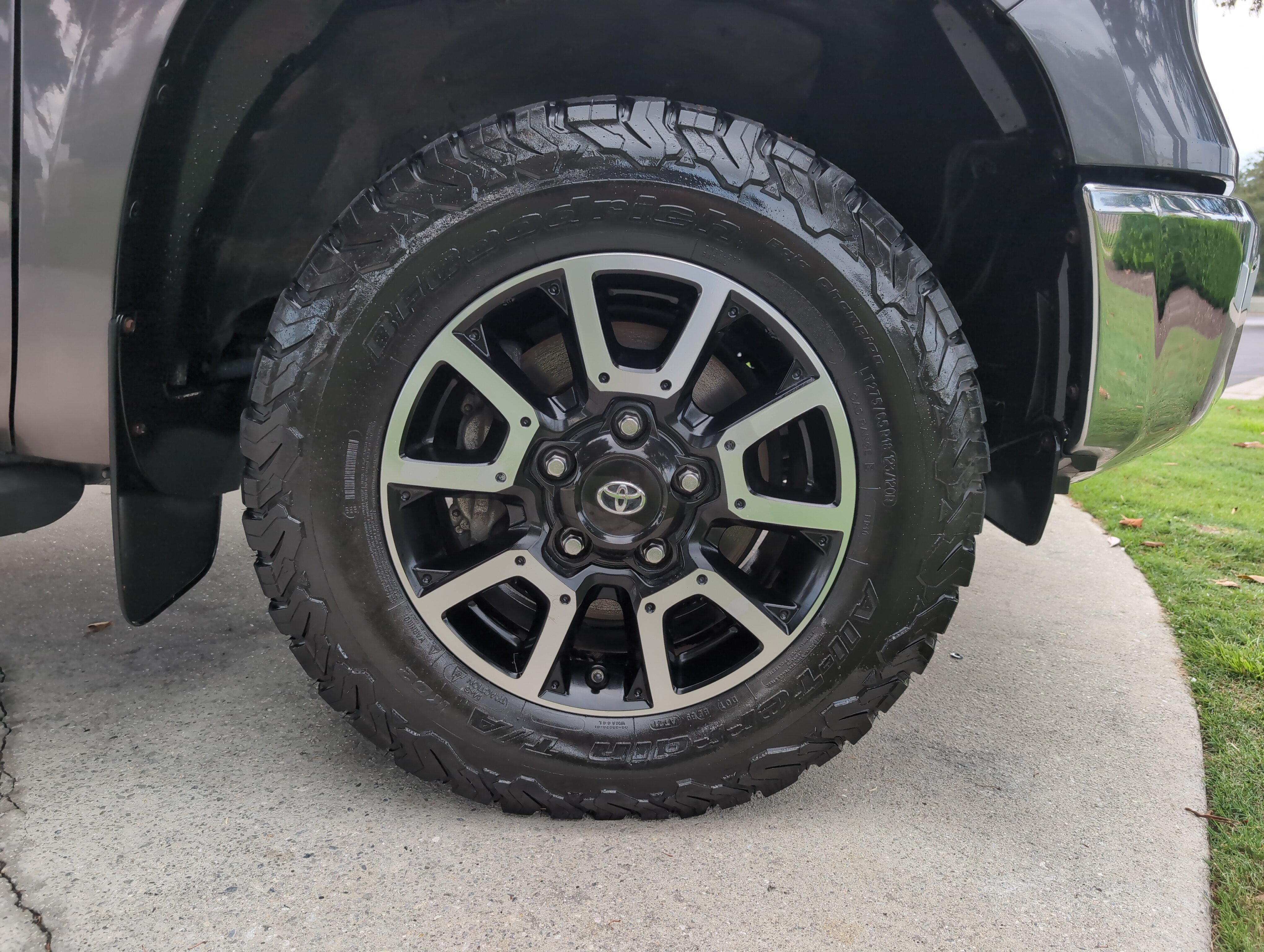 Certified 2020 Toyota Tundra SR5 w/ TRD Off-Road Package AWD/4WD image 13