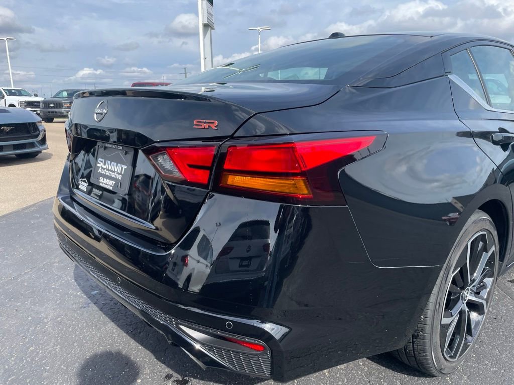 Used 2024 Nissan Altima 2.5 SR FWD image 28