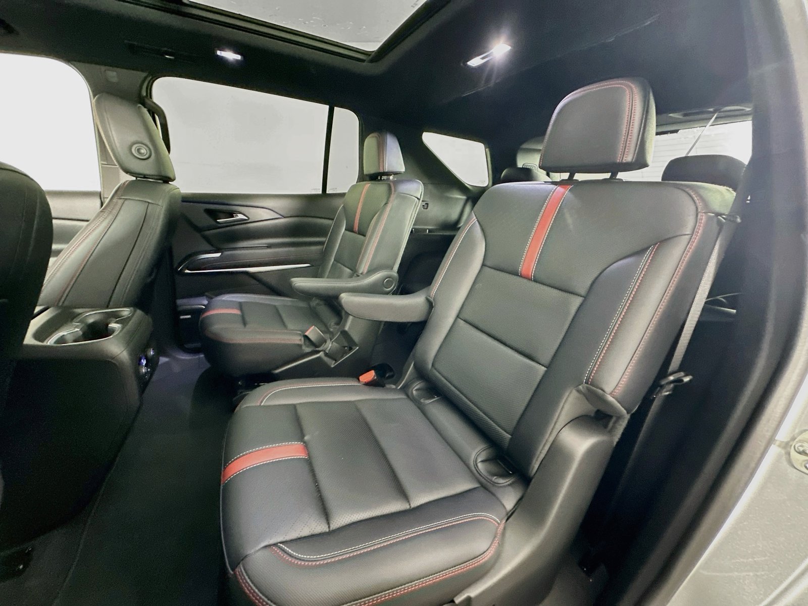 Used 2024 Chevrolet Traverse RS AWD/4WD image 27