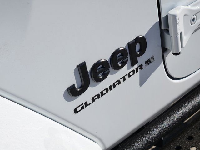 Used 2025 Jeep Gladiator Sport image 9