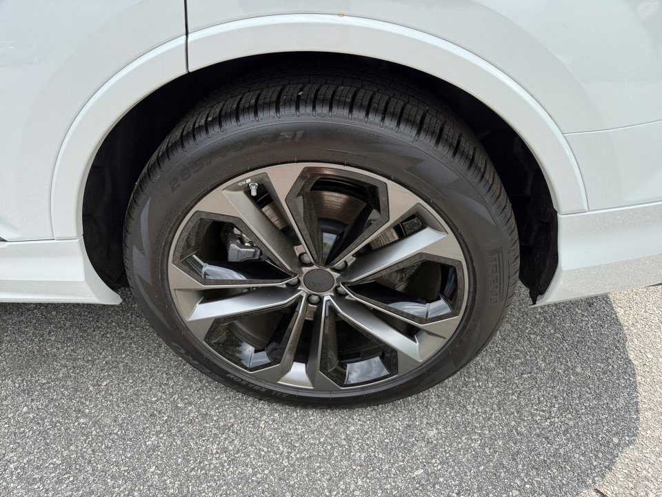 New 2026 Audi Q7 3.0T Premium Plus AWD/4WD image 22