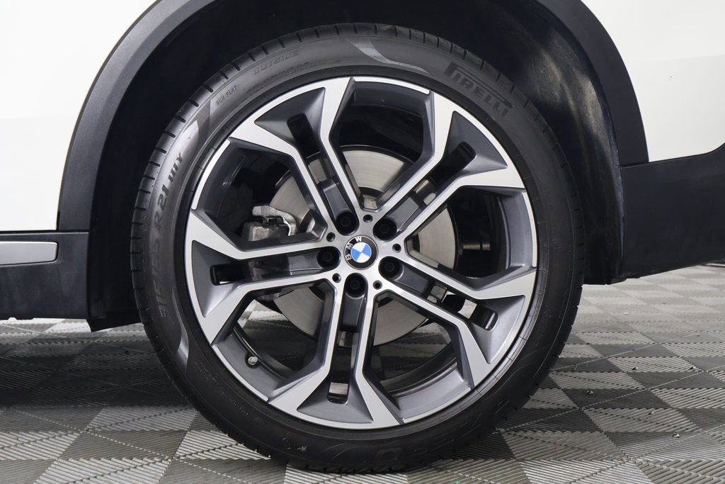 Used 2026 BMW X5 sDrive40i w/ Climate Comfort Package image 16