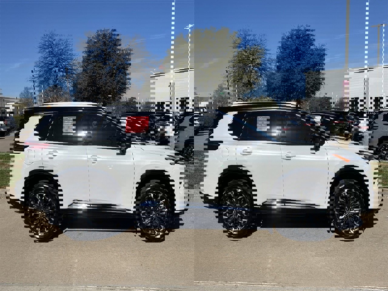 Certified 2025 Nissan Rogue Platinum w/ Tech Package image 3