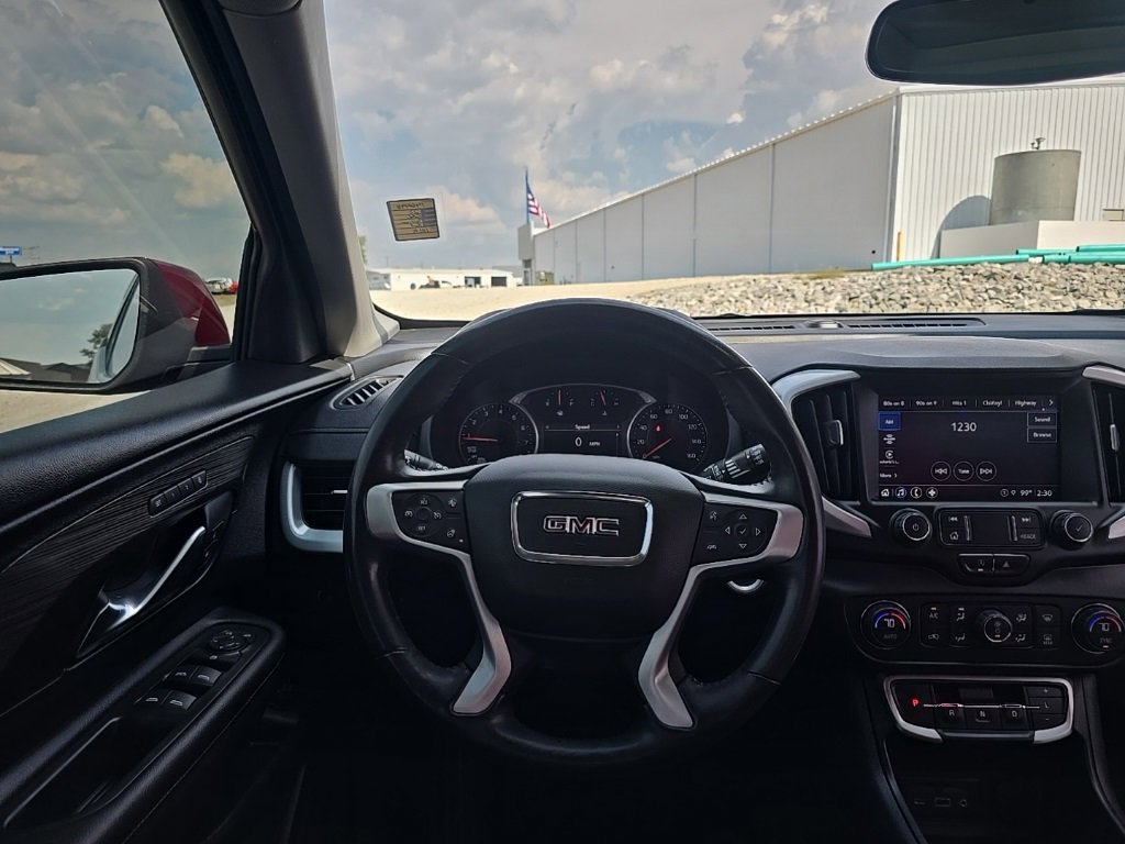 Used 2022 GMC Terrain SLT image 2