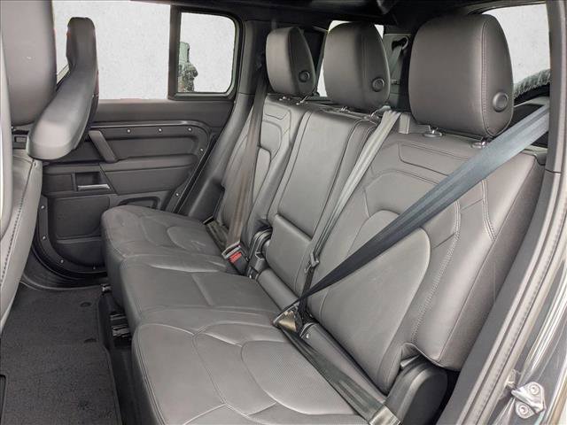 Used 2025 Land Rover Defender 110 X-Dynamic SE AWD/4WD image 16