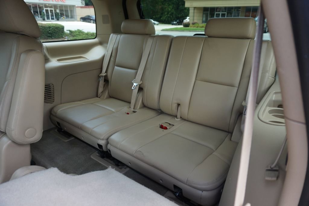 Used 2013 Cadillac Escalade Premium AWD/4WD image 22