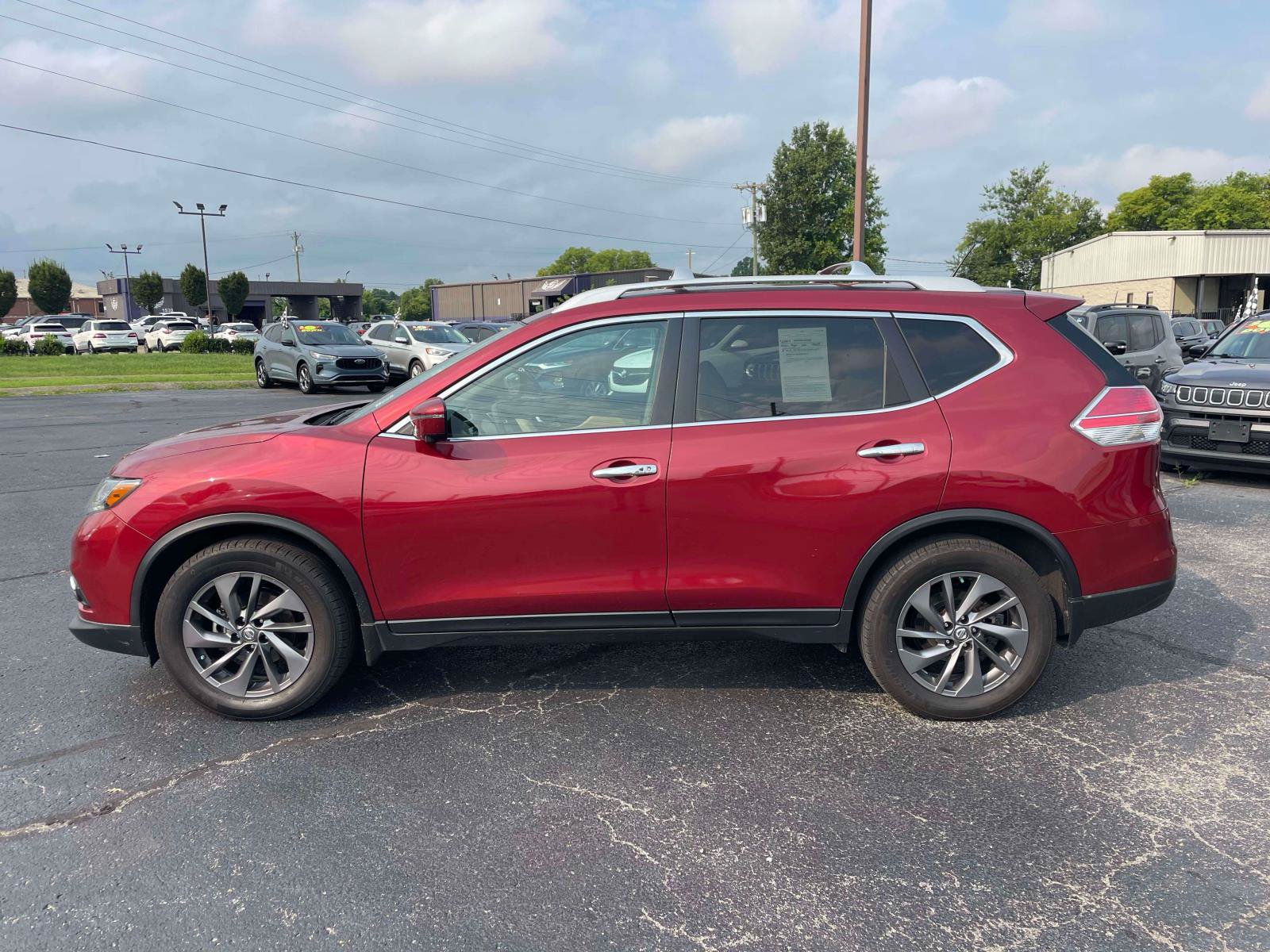 Used 2016 Nissan Rogue SL w/ SL Premium Package FWD image 4