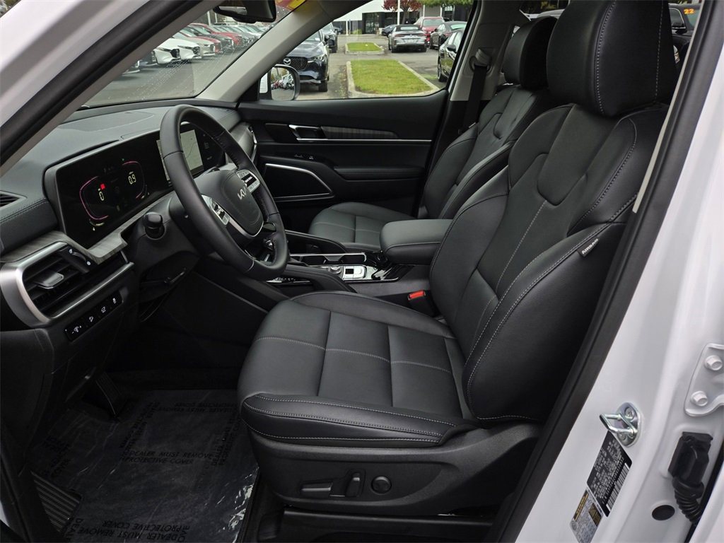 Used 2024 Kia Telluride EX image 19