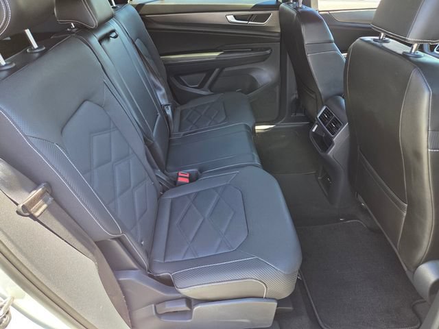 Used 2024 Volkswagen Atlas Cross Sport SE FWD image 13