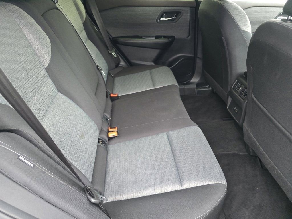 Used 2023 Nissan Rogue SV AWD/4WD image 19